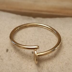 14kt Un Clou Nail Ring. Size 7